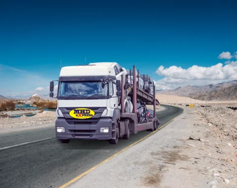 Jasa pengiriman mobil antar pulau