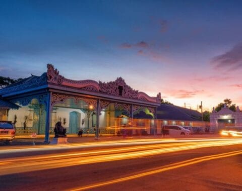 Jasa Kirim Mobil Solo untuk Kota Wisata solo menjadi Solusi praktis bagi liburan keluarga menggunakan jasa kirim mobil
