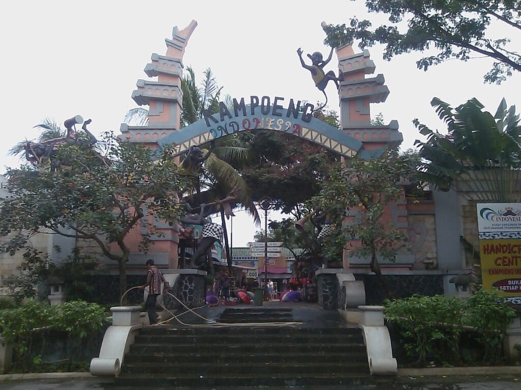 Kota wisata dan kota metropolitan di indonesia menjadi pasar jasa kirim mobil