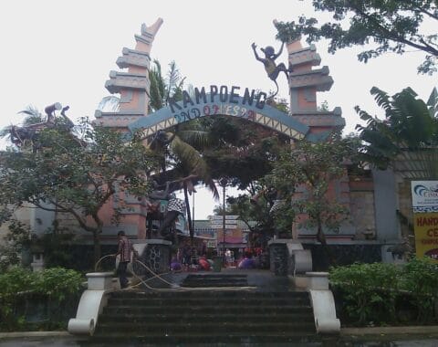 Kota wisata dan kota metropolitan di indonesia menjadi pasar jasa kirim mobil