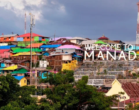 Jasa kirim mobil Manado rekomendasi untuk liburan keluarga