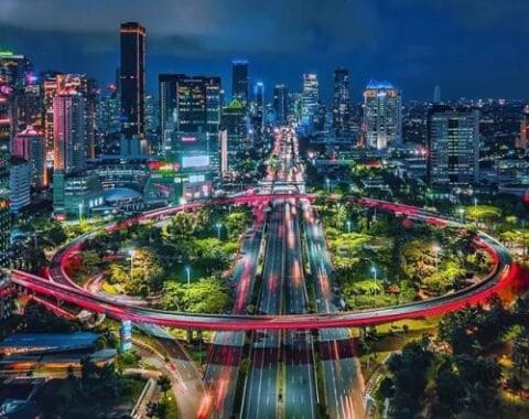 Mengapa Tren Pengiriman Mobil Naik Pesat di Kota Wisata dan Kota Metropolitan?